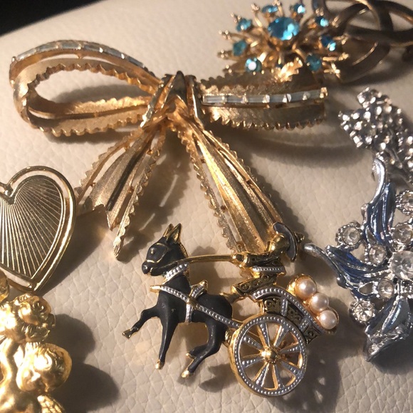 Vintage! Brooches gold & silver tone all different! All in good condition. - Picture 2 of 7